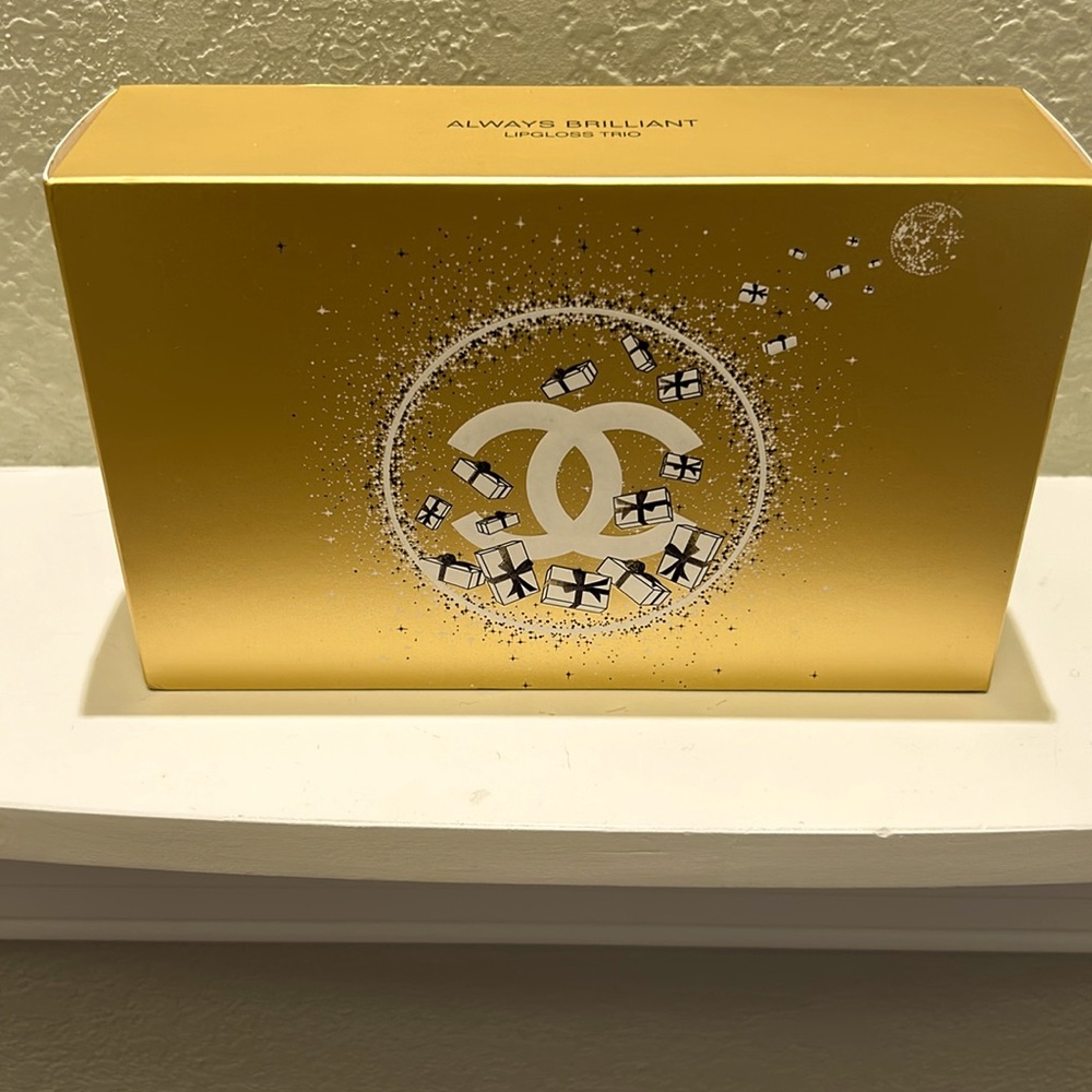 Brand New Chanel Limited Edition 2023 Glossimer lip gloss set.